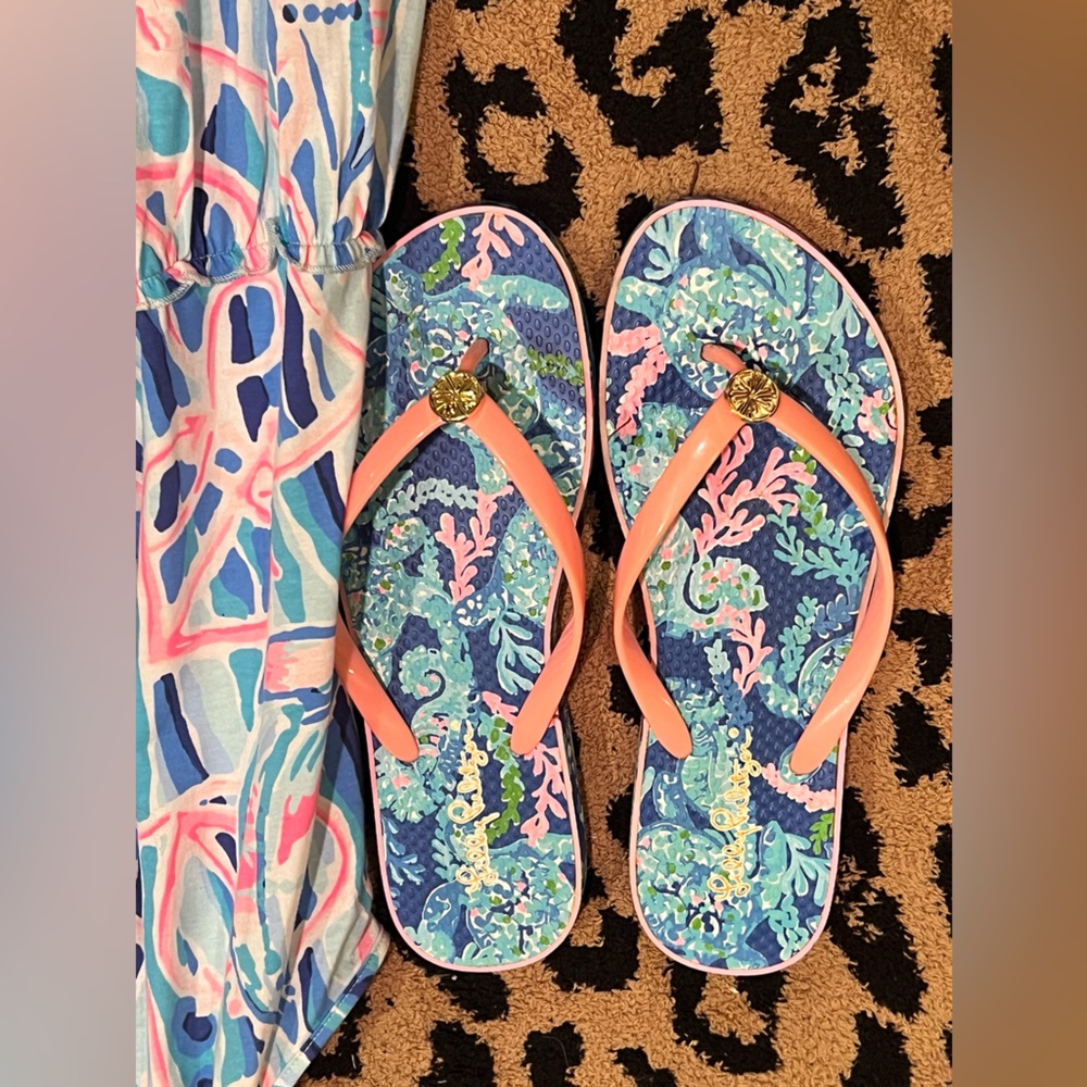 LILY PULITZER FLIP FLOPS SIZE 10